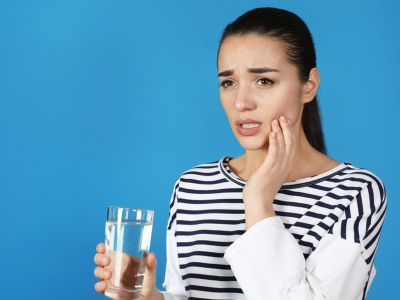 Ευαίσθητα δόντια: Πώς θα ανακουφιστείτε άμεσα από τον πόνο (βίντεο)