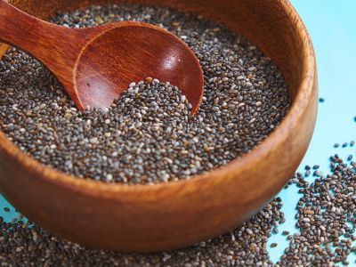 Σπόροι τσία: 4 σημαντικοί λόγοι για να τους εντάξετε στη διατροφή σας (βίντεο)