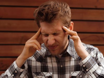 Έντονος πονοκέφαλος: Πότε επιβάλλεται η επίσκεψη στα επείγοντα (εικόνες)