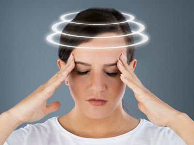 Ζάλη & απώλεια ισορροπίας: Με ποιες παθήσεις συνδέονται (εικόνες)