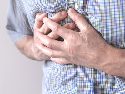 Στηθάγχη: Τι είναι και ποιοι κινδυνεύουν περισσότερο (εικόνες)