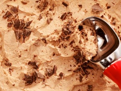 Οι 15 τροφές που πρέπει να αποφεύγετε αν είστε πάνω από 40 (εικόνες)