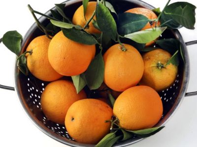 Κορονοϊός: Πώς πρέπει να πλένονται φρούτα & λαχανικά ανάλογα με το είδος τους (εικόνες)