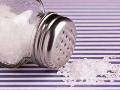 Αλάτι: Ποιοι πρέπει να το αποφεύγουν & γιατί (εικόνες)