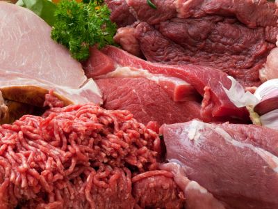 Πόσο καιρό «αντέχει» το κρέας στο ψυγείο ανάλογα με το είδος του (εικόνες)