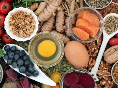 Άνοια: Τι να τρώτε και σε ποια ποσότητα για να την προλάβετε (εικόνες)