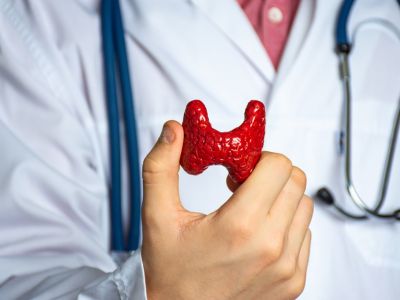 Θυρεοειδής: Σημάδια δυσλειτουργίας που πρέπει να γνωρίζετε (εικόνες)