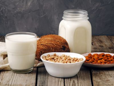 Δυσανεξία / ευαισθησία στη λακτόζη: 5 φυτικές εναλλακτικές γάλακτος (εικόνες)