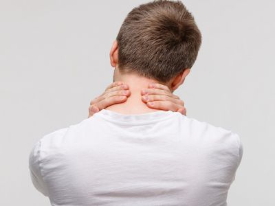 Πόνοι στον αυχένα: Πώς θα τους προλάβετε (εικόνες)