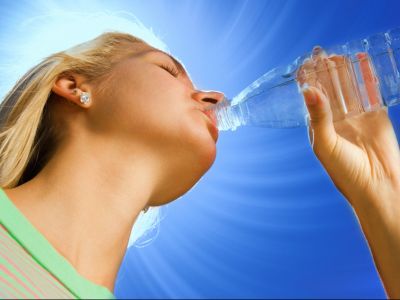 Όσα πρέπει να ξέρετε για την αφυδάτωση σε εικόνες