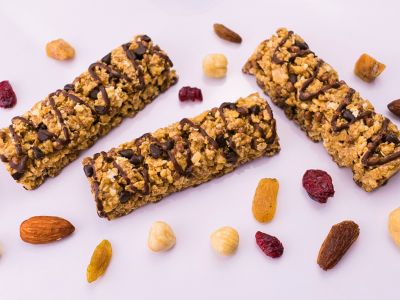 Υγιεινά αλλά παχυντικά: Σνακ με πολλές θερμίδες που πρέπει να τρώτε με μέτρο (εικόνες)