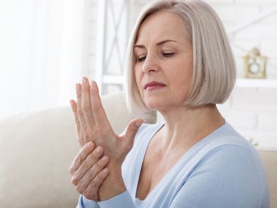 Οστεοπενία: Οι παράγοντες που αυξάνουν τον κίνδυνο (εικόνες)