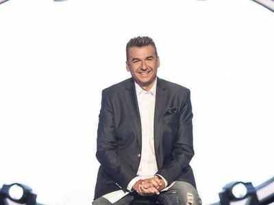 Γιώργος Λιάγκας: Η νέα εμφάνιση με την κούκλα συνοδό του - Εσύ την είδες;