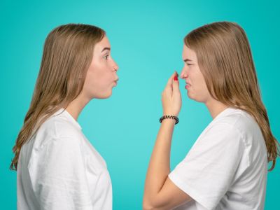 Κακοσμία στοματικής κοιλότητας: Αιτίες & τρόποι αντιμετώπισης (εικόνες)