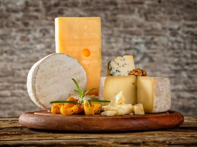 Κάνετε δίαιτα; Τα καλύτερα τυριά με χαμηλά λιπαρά (εικόνες)