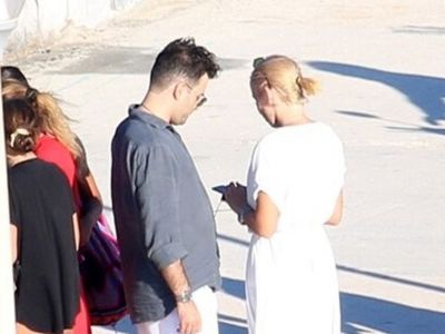 Είναι ζευγάρι της showbiz και το "τσακώσαμε" στα Κουφονήσια (pics)