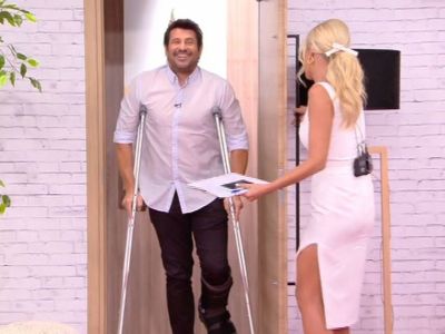 Γεωργούλης: Με πατερίτσες στο Ευτυχείτε - Όσα είπε για την περιπέτειά του