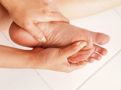 Οι 10 σοβαρές ασθένειες που μπορούν να αποκαλύψουν τα πόδια σας (φωτο)