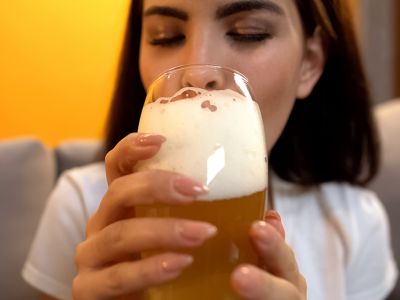 Δίαιτα: Τα αλκοολούχα ποτά με τις λιγότερες θερμίδες (εικόνες)