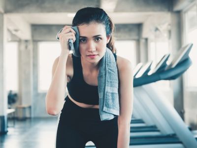 Υπερβολική εφίδρωση: Πού μπορεί να οφείλεται; (εικόνες)