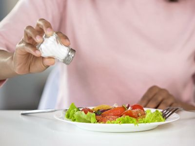 Λιγούρα για αλάτι: Ποιες παθήσεις μπορεί να υποδεικνύει (εικόνες)
