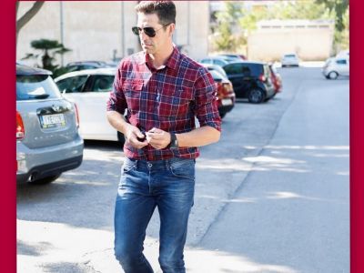 Μπερδευτήκατε κι εσείς; Κι όμως! Δεν είναι ο Σάκης Ρουβάς αλλά ο Απόστολος!