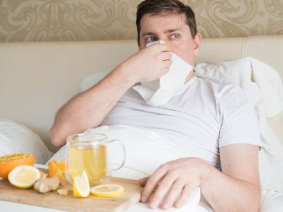 Γρίπη & κρυολόγημα: Οι βιταμίνες που σας προστατεύουν & οι τροφές που τις περιέχουν