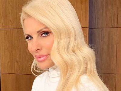 Ελένη Μενεγάκη: Ποζάρει με το τέλειο outfit για το φετινό φθινόπωρο! Νέες φωτό!