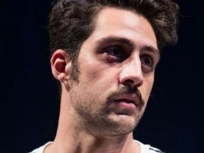 Άγριες Μέλισσες: Τον αναγνωρίζεις; Δεν θα πιστεύεις ποιον υποδύεται στη σειρά