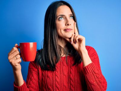 Τα ποτά που ενισχύουν την εγκεφαλική λειτουργία (βίντεο)