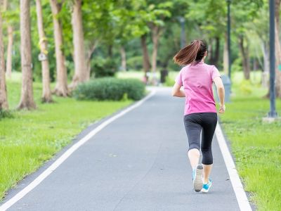 Αερόβια άσκηση: Πώς σας ωφελούν μόλις 10 λεπτά την ημέρα (βίντεο)