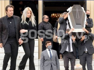 Στράτος Τζώρτζογλου: Συντετριμμένος στην κηδεία της μητέρας του