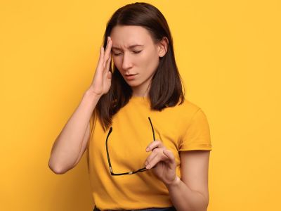 Χρόνιο στρες: Με ποια σωματικά συμπτώματα εκδηλώνεται (βίντεο)