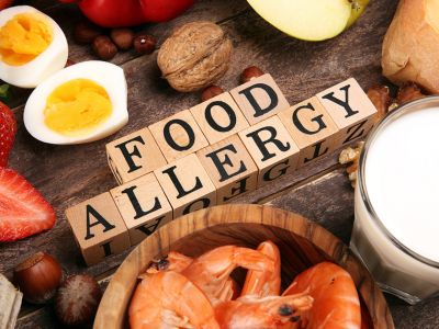 Τροφικές αλλεργίες: Τα συμπτώματα που δεν πρέπει να αγνοείτε (εικόνες)