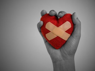 Καρδιοπάθεια: 5 ασυνήθιστα σημάδια που στέλνει το σώμα (φωτο)