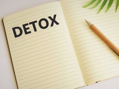 Αποτοξίνωση: 4 πράγματα που πρέπει να κάνετε καθημερινά (εικόνες)