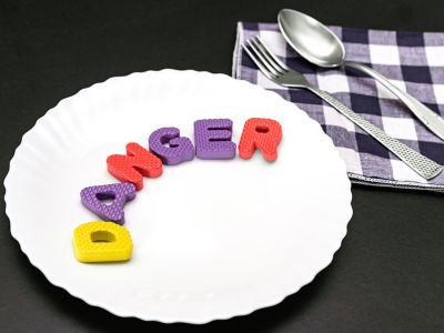 Καρκίνος: Οι τροφές που ευνοούν την εξάπλωσή του (εικόνες)