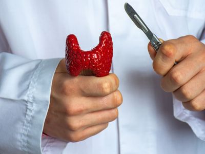 Υποξεία θυρεοειδίτιδα: Τι είναι & με ποια συμπτώματα εκδηλώνεται (εικόνες)