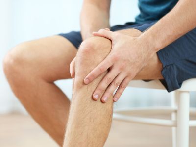 Πόνοι στα γόνατα: 5 τρόποι να τους μειώσετε (εικόνες)