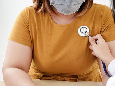 Κορονοϊός: Γιατί οι παχύσαρκοι μπορεί να χρειαστούν τρεις δόσεις του εμβολίου