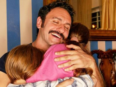 Ηλίας Μελέτης: Είχε γενέθλια - Πώς του ευχήθηκαν τα παιδιά & η σύζυγός του