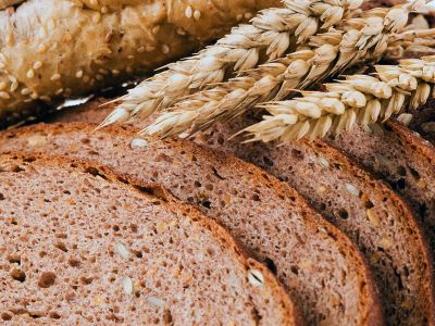Τροφές ολικής άλεσης: Ποιοι και γιατί πρέπει να τις αποφεύγουν (εικόνες)