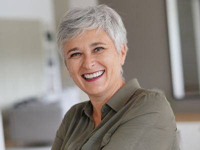 Γκριζάρισμα μαλλιών: Τα στοιχεία που το επιβραδύνουν (εικόνες)