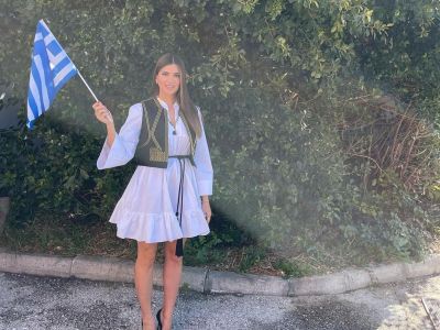 Οι αναρτήσεις των διάσημων Ελλήνων γονιών για την 25η Μαρτίου