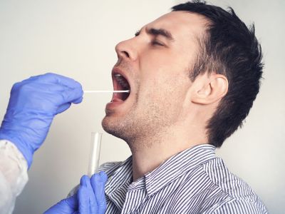 Κορονοϊός: Ο ρόλος του σάλιου στη μετάδοσή του