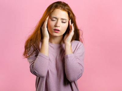 Δυνατός πονοκέφαλος: Πότε πρέπει να επισκεφτείτε τα επείγοντα (εικόνες)