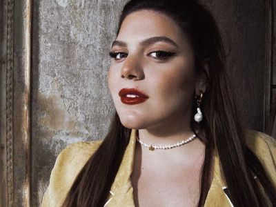 Δανάη Μπάρκα: Ποζάρει με μαγιό σε ένα υπέροχο throwback (photos)