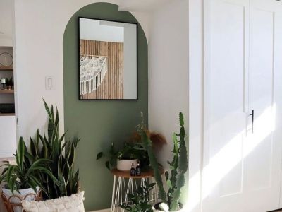 Οι ζωγραφισμένες καμάρες αποτελούν την ωραιότερη εικαστική πινελιά σ' ένα ανοιξιάτικο φόντο