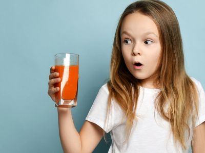 Πασχαλινό smoothie για παιδιά με καρότο και πορτοκάλι (vid)