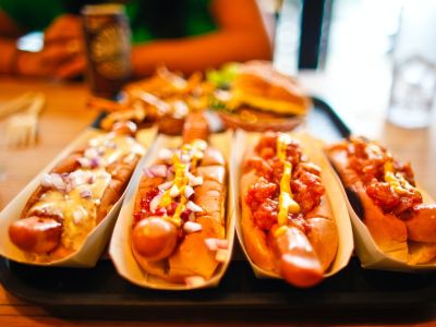 Αυτά τα τραγανά hot dog πατάτας με μοτσαρέλα είναι ό,τι πιο νόστιμο έχεις φάει
